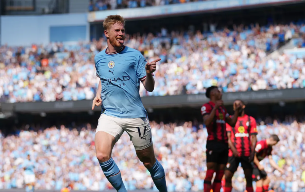 足球历史十大传奇球星（足坛史上十位传奇巨星）