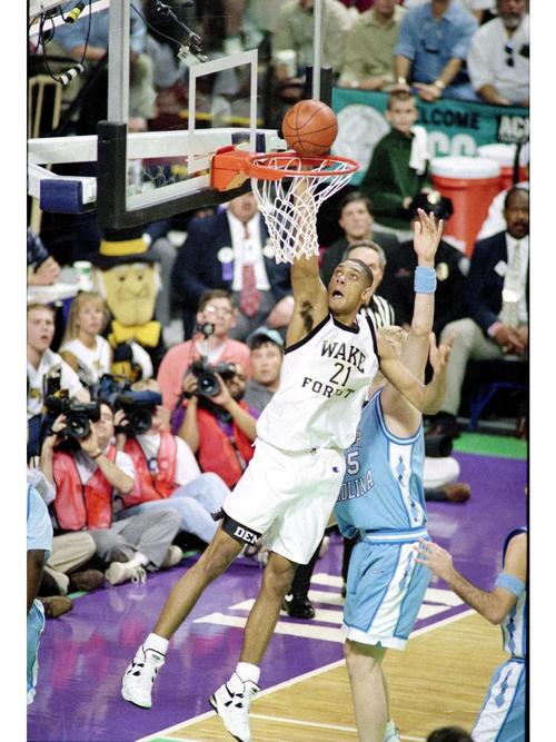 维拉读秒绝杀阿森纳，埃梅里狂奔怒吼庆祝（阿斯顿维拉压哨绝杀阿森纳，埃梅里狂奔咆哮庆祝）